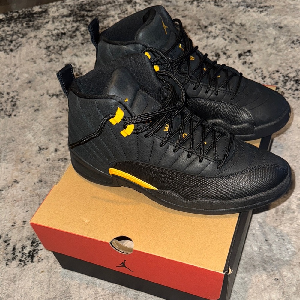 Air Jordan 12 Retro - Picture 3 of 7